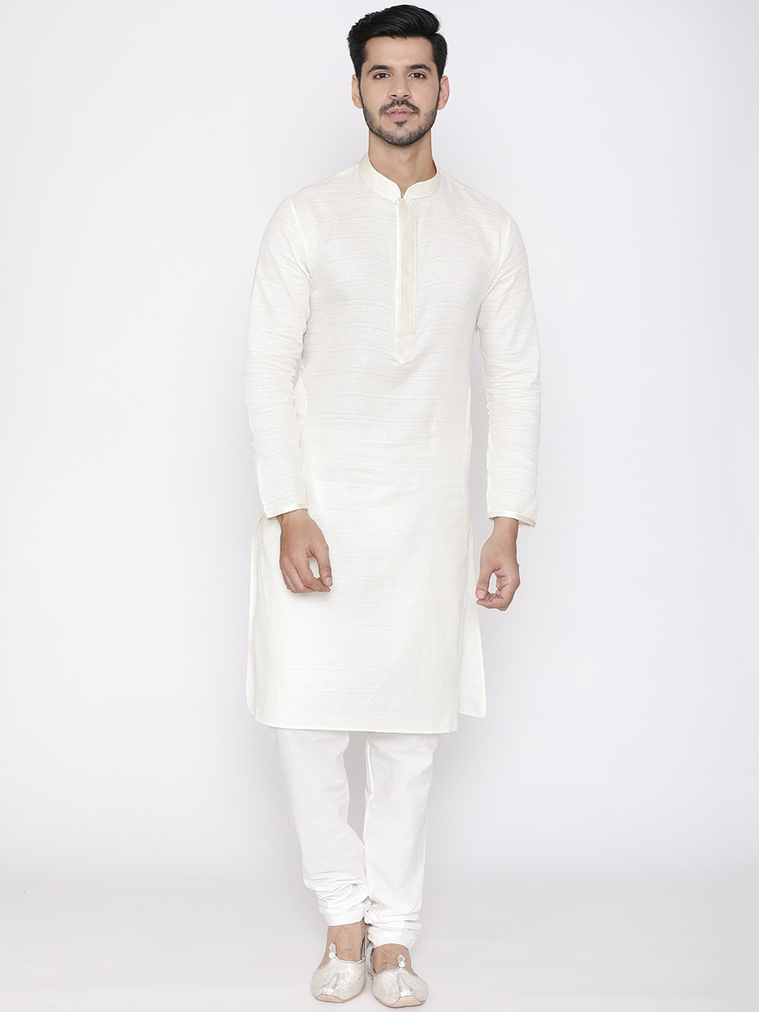 

Manyavar Men White Solid Kurta with Pyjamas