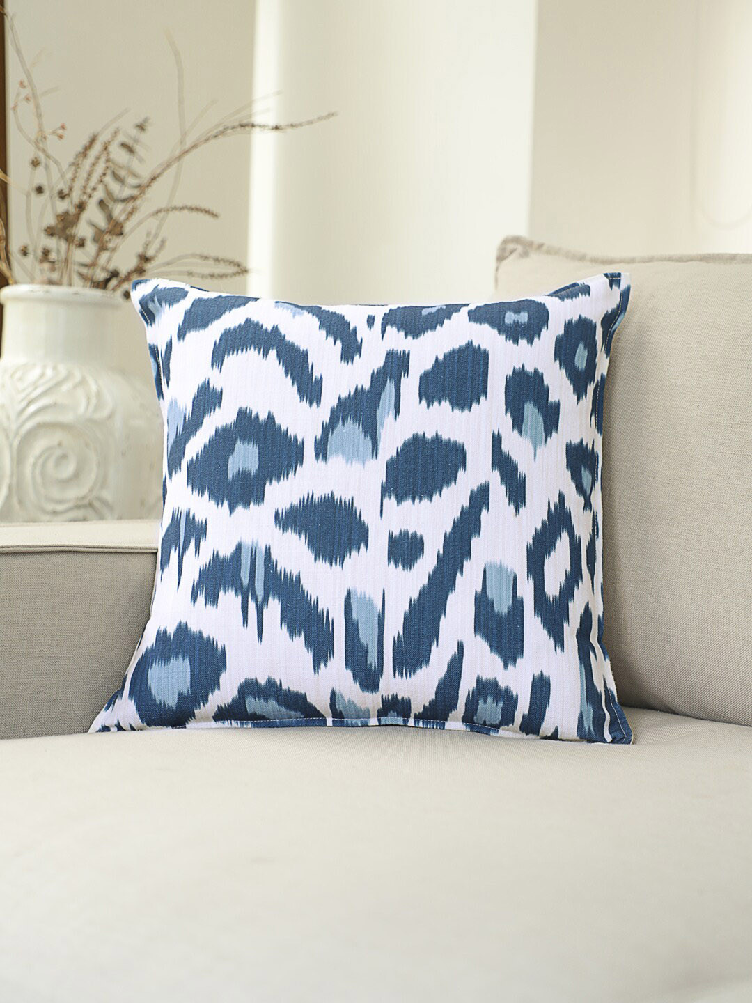 

BLUE BOAT White & Blue Set of Single Abstract Square Cushion Covers