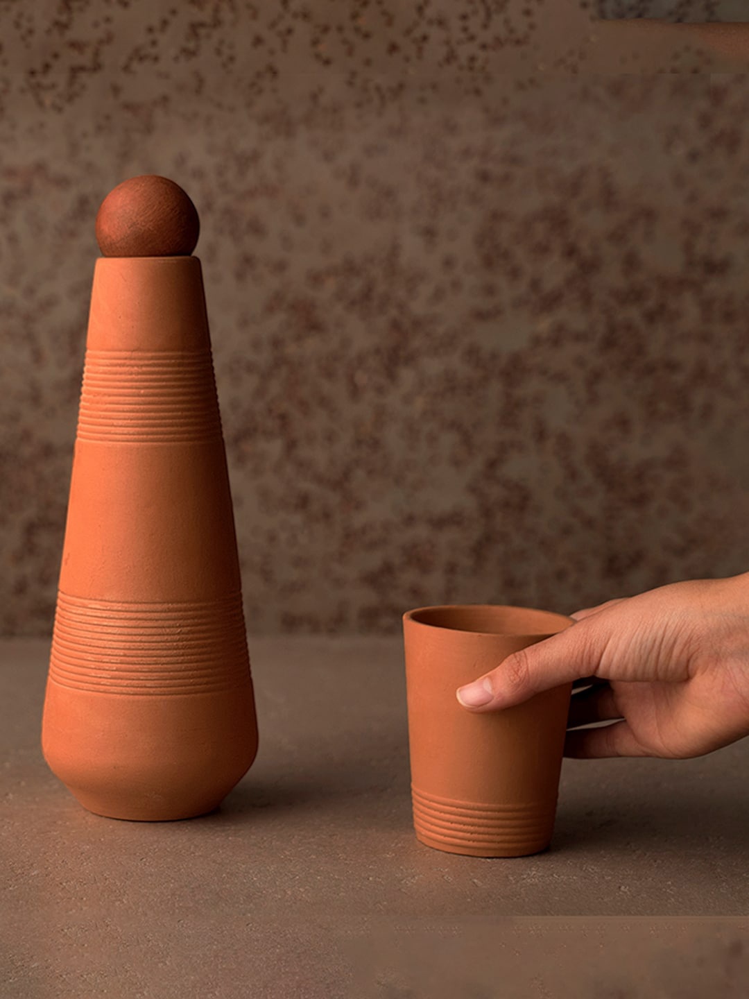 

ellementry Brown Terracotta Water Bottle With Sphere Stopper 650ml