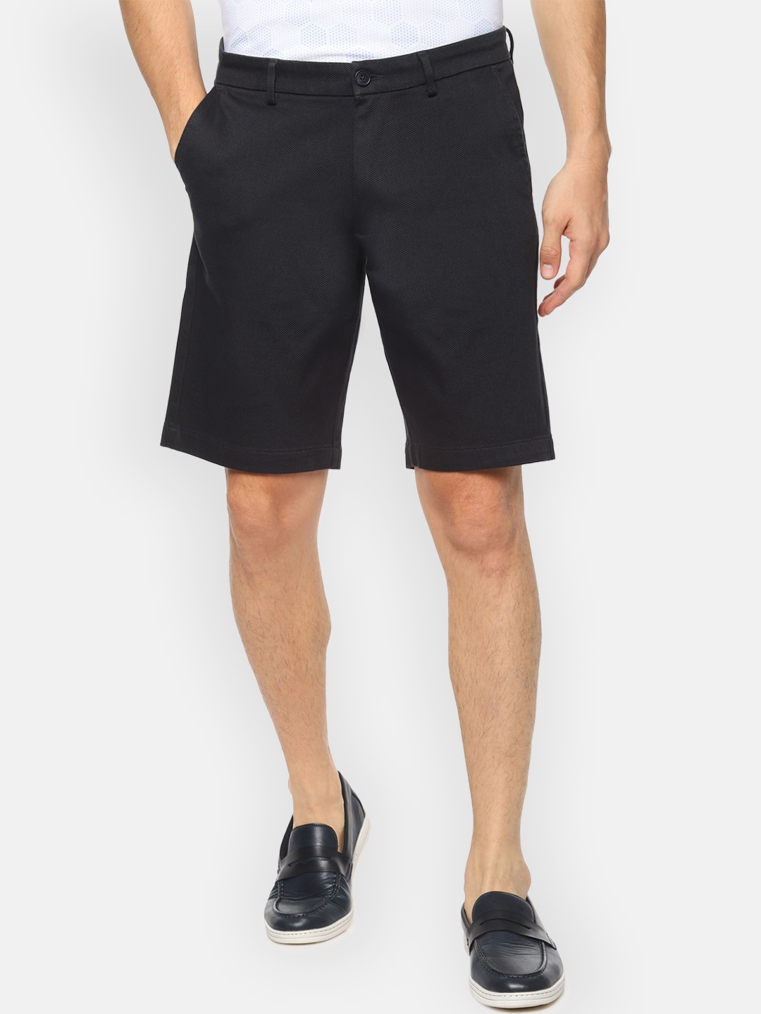 

V Dot Men Black Solid Regular Fit Regular Shorts