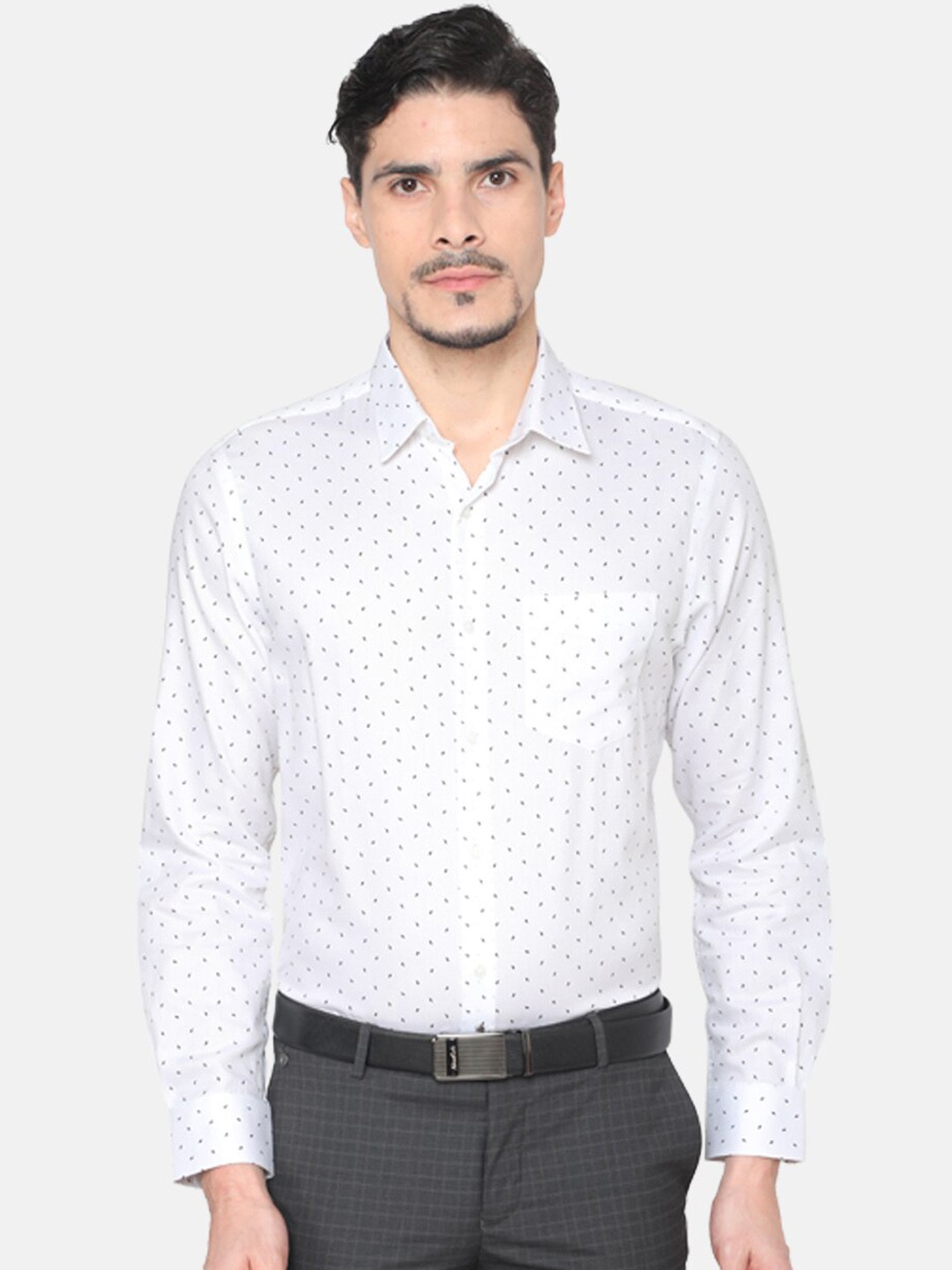 

J Hampstead Men White & Black Slim Fit Printed Formal Shirt