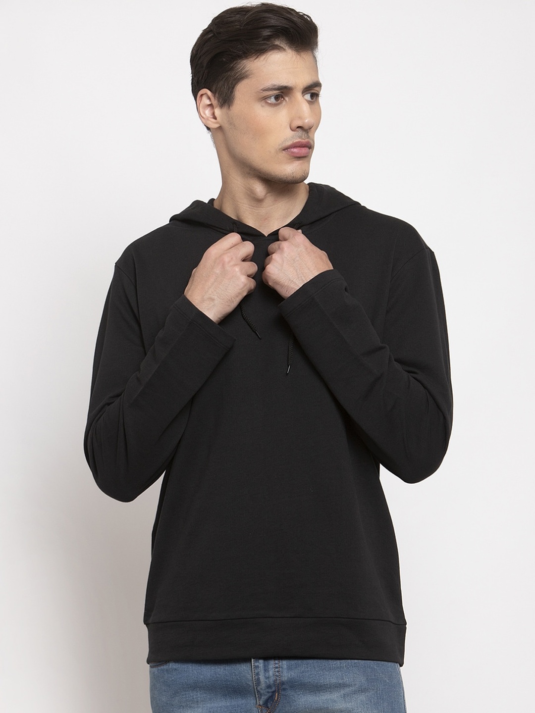 

DOOR74 Men Black Solid Hooded Sweatshirt