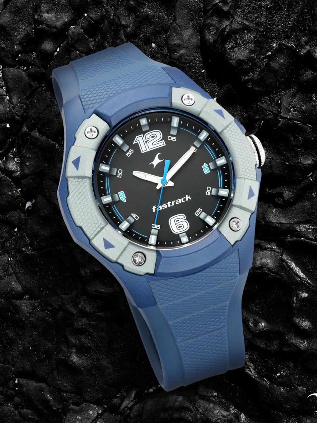 

Fastrack Men Black Analogue Watch 38057PP01