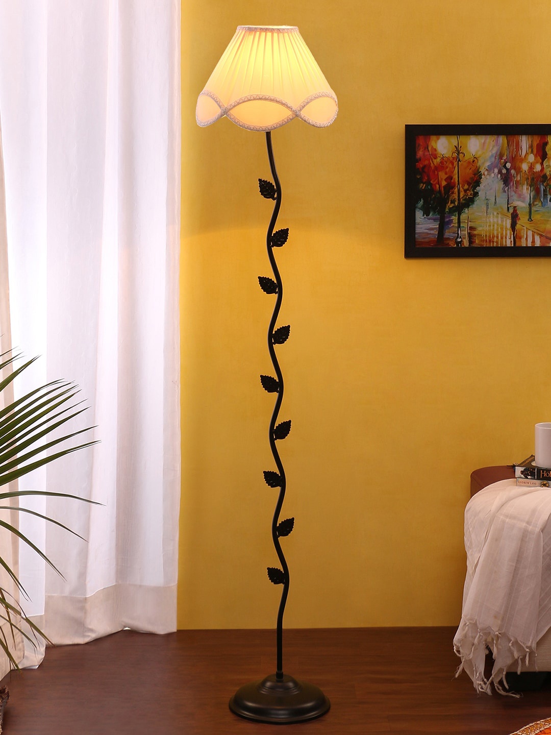 

Devansh Cream-Coloured Solid Leaf Shaped Club Lamp
