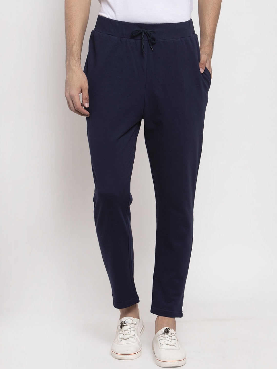 

DOOR74 Men Navy Blue Solid Track Pant