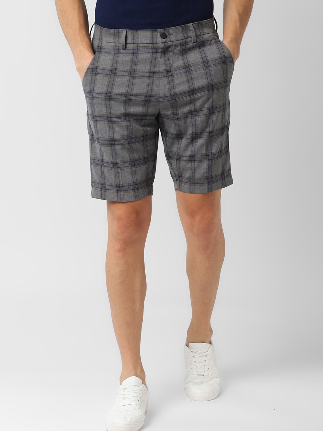 

Peter England Men Grey Checked Slim Fit Regular Shorts