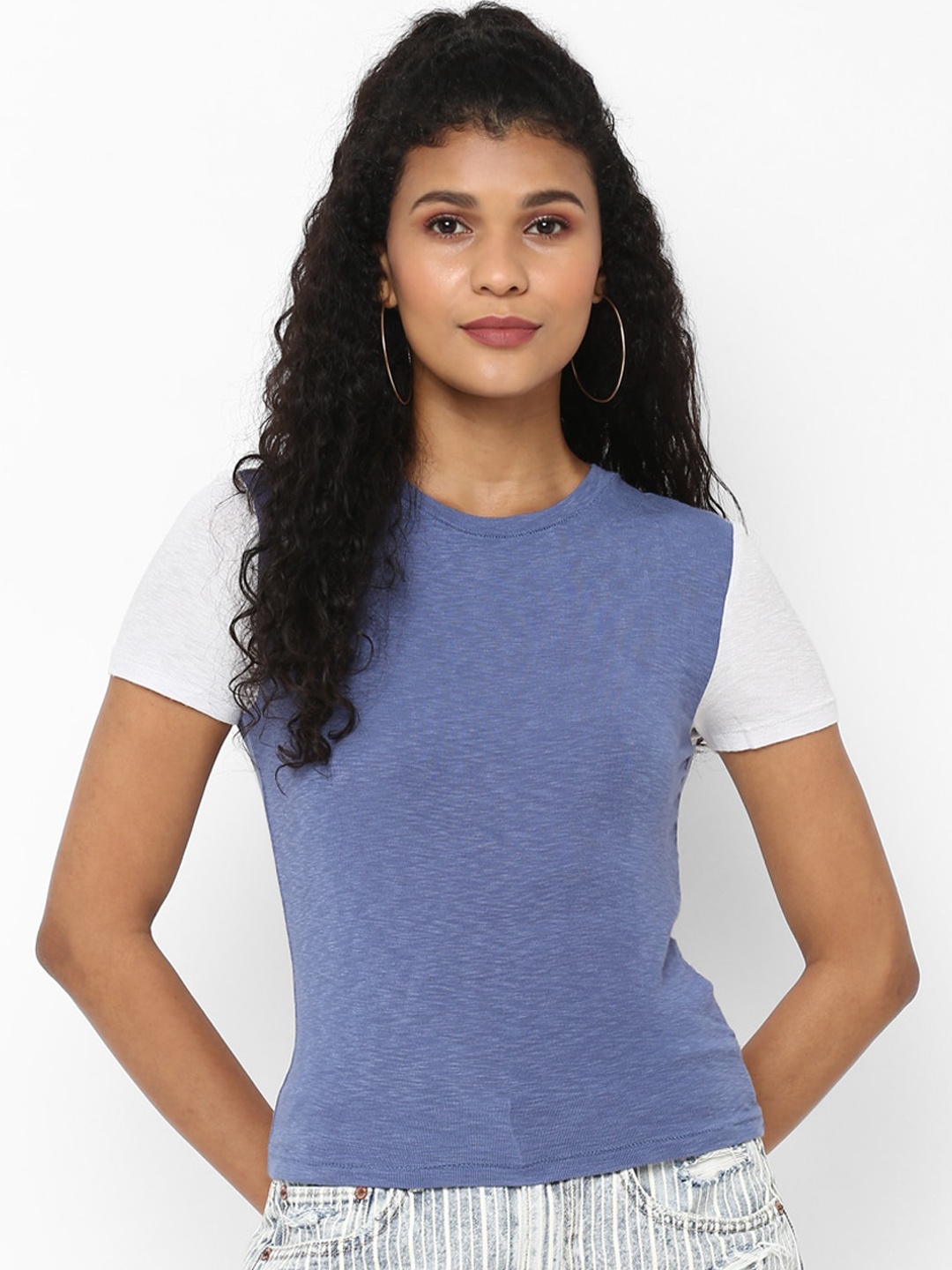 

AMERICAN EAGLE OUTFITTERS Women Blue Solid Round Neck T-shirt