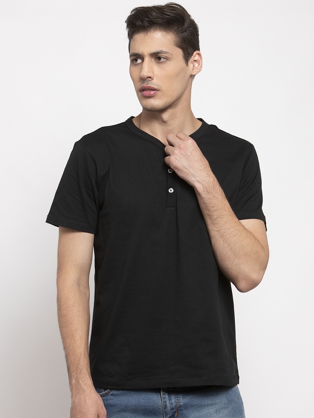 

DOOR74 Men Black Solid Henley Neck T-shirt