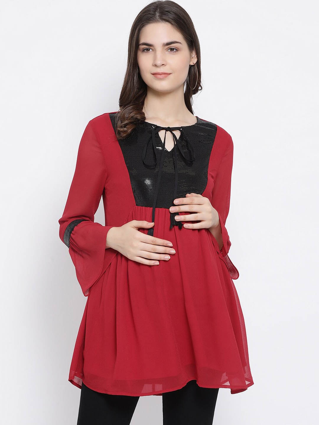 

Oxolloxo Women Maternity Red & Black Colourblocked Tunic