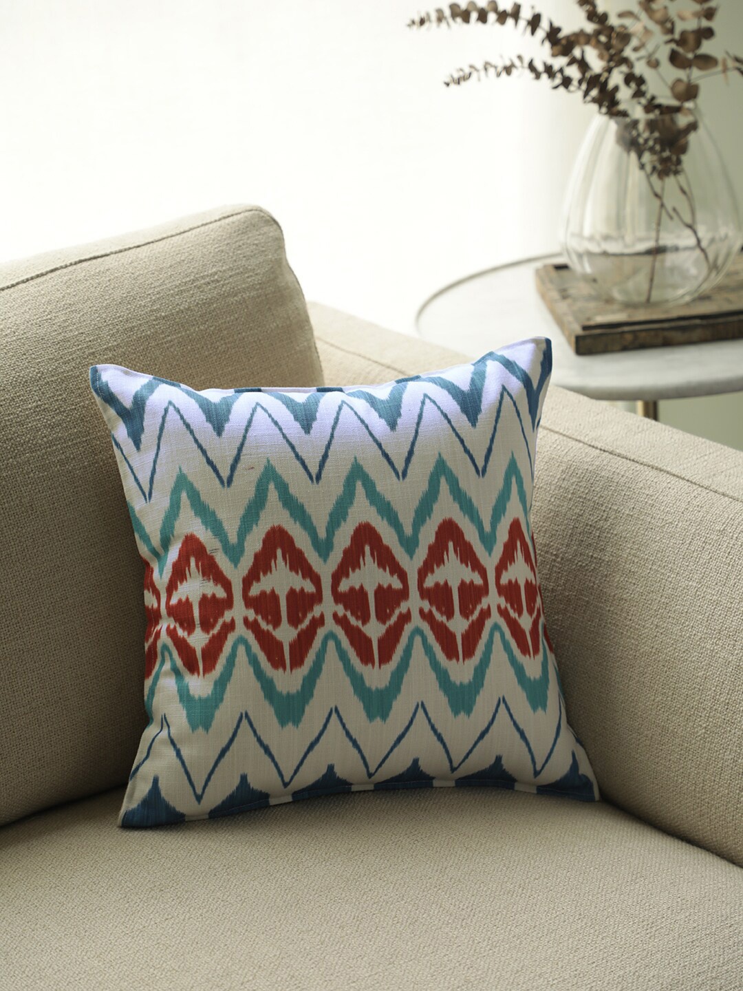 

BLUE BOAT Blue & Red Geometric Print Single Square Cushion Cover