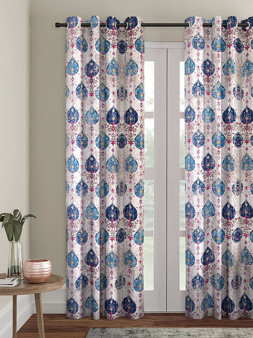 

eyda White Single Long Door Curtain