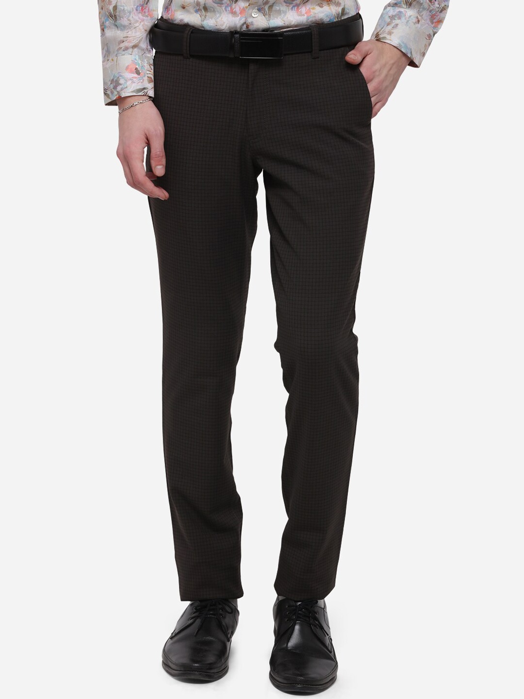 

JB STUDIO Men Brown Slim Fit Checked Formal Trousers