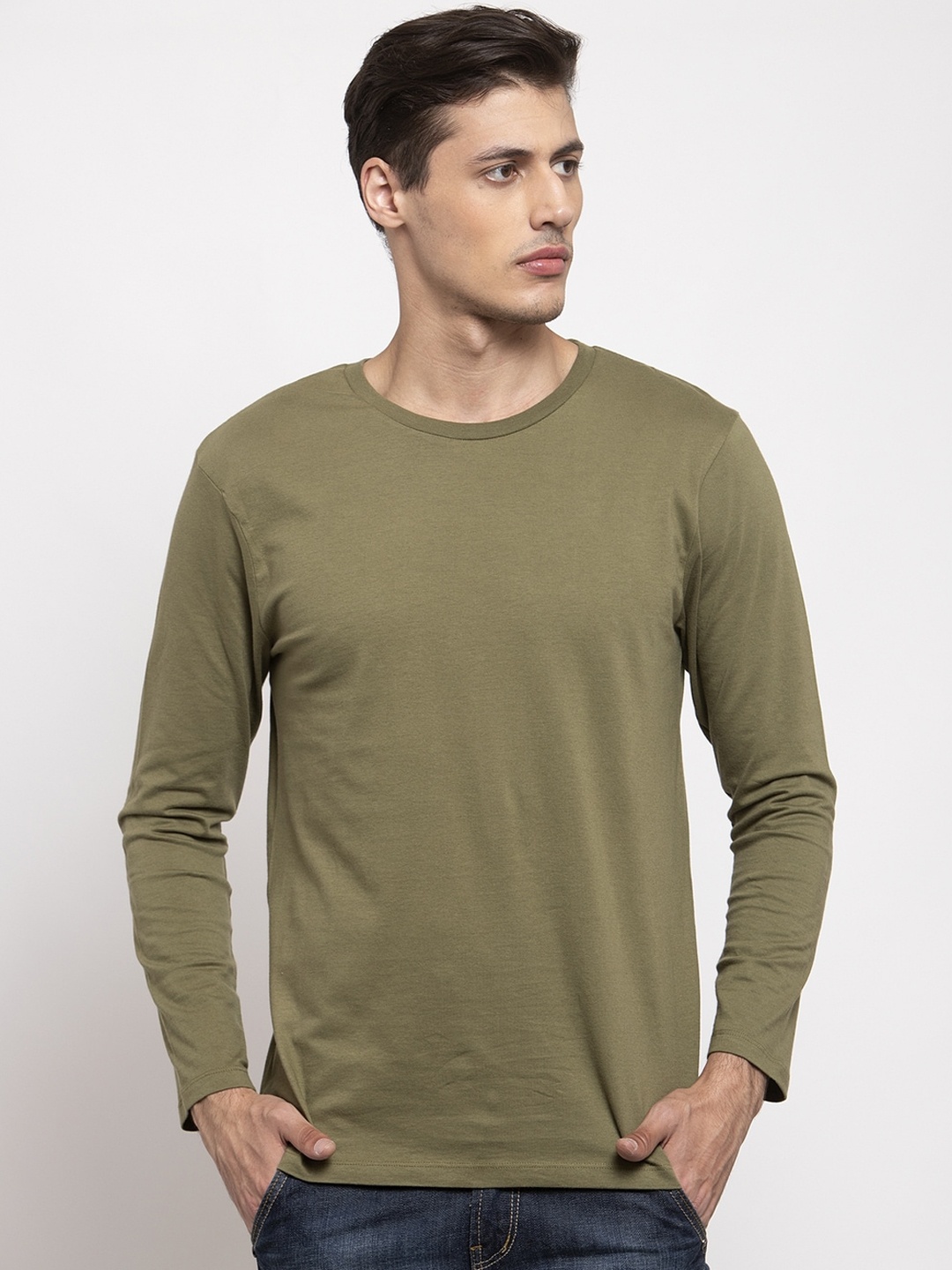 

DOOR74 Men Olive Green Solid Round Neck T-shirt