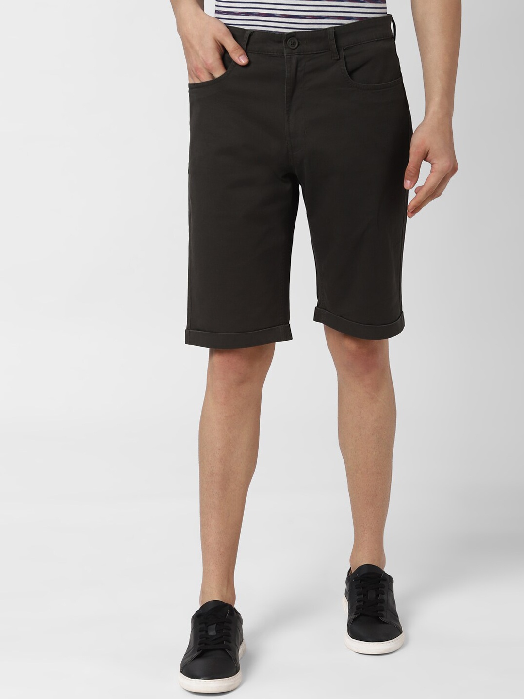 

Peter England Casuals Men Black Solid Regular Fit Regular Shorts