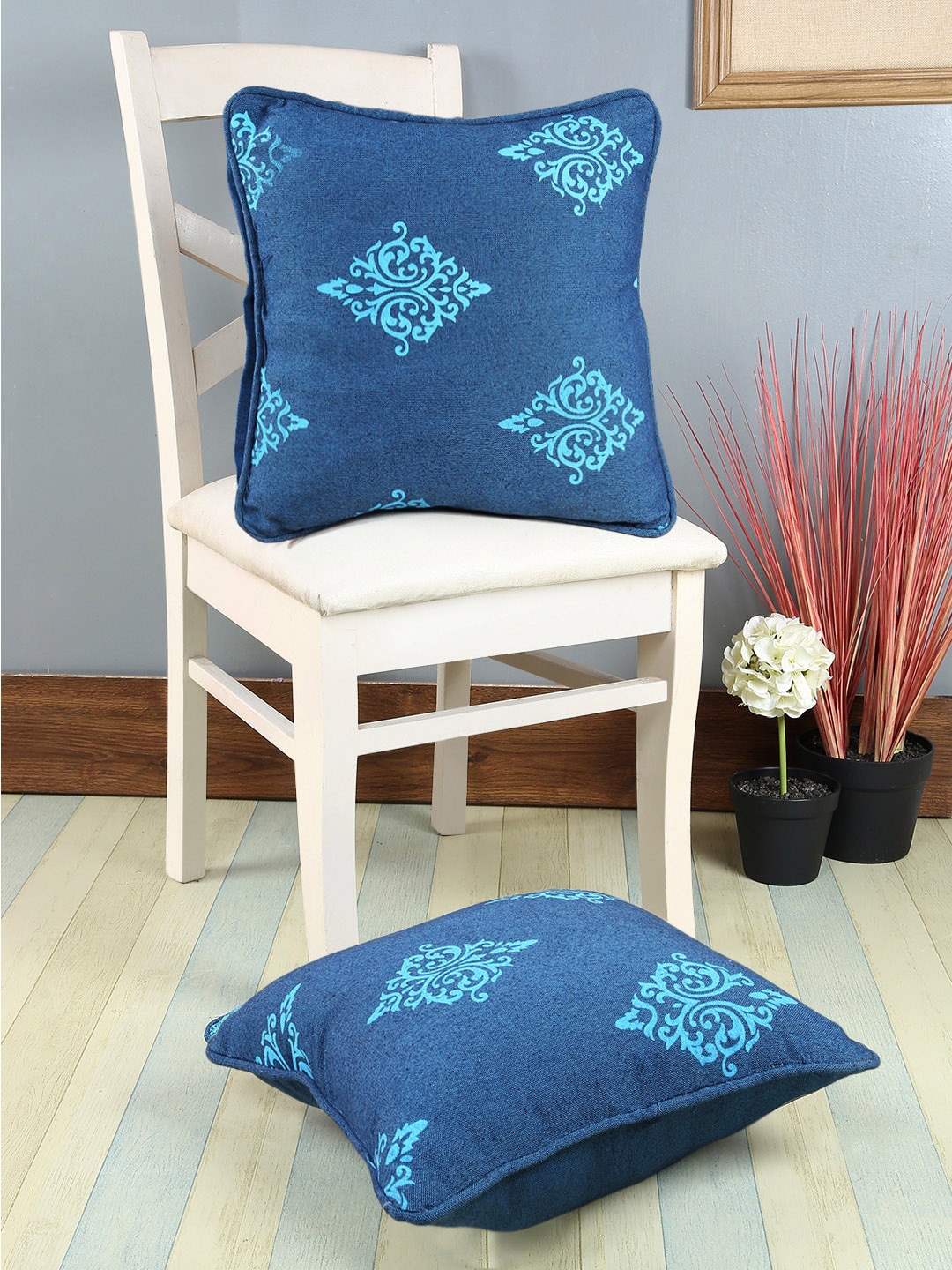 

Soumya Set of 2 Blue Ethnic Motifs Square Cushion Covers