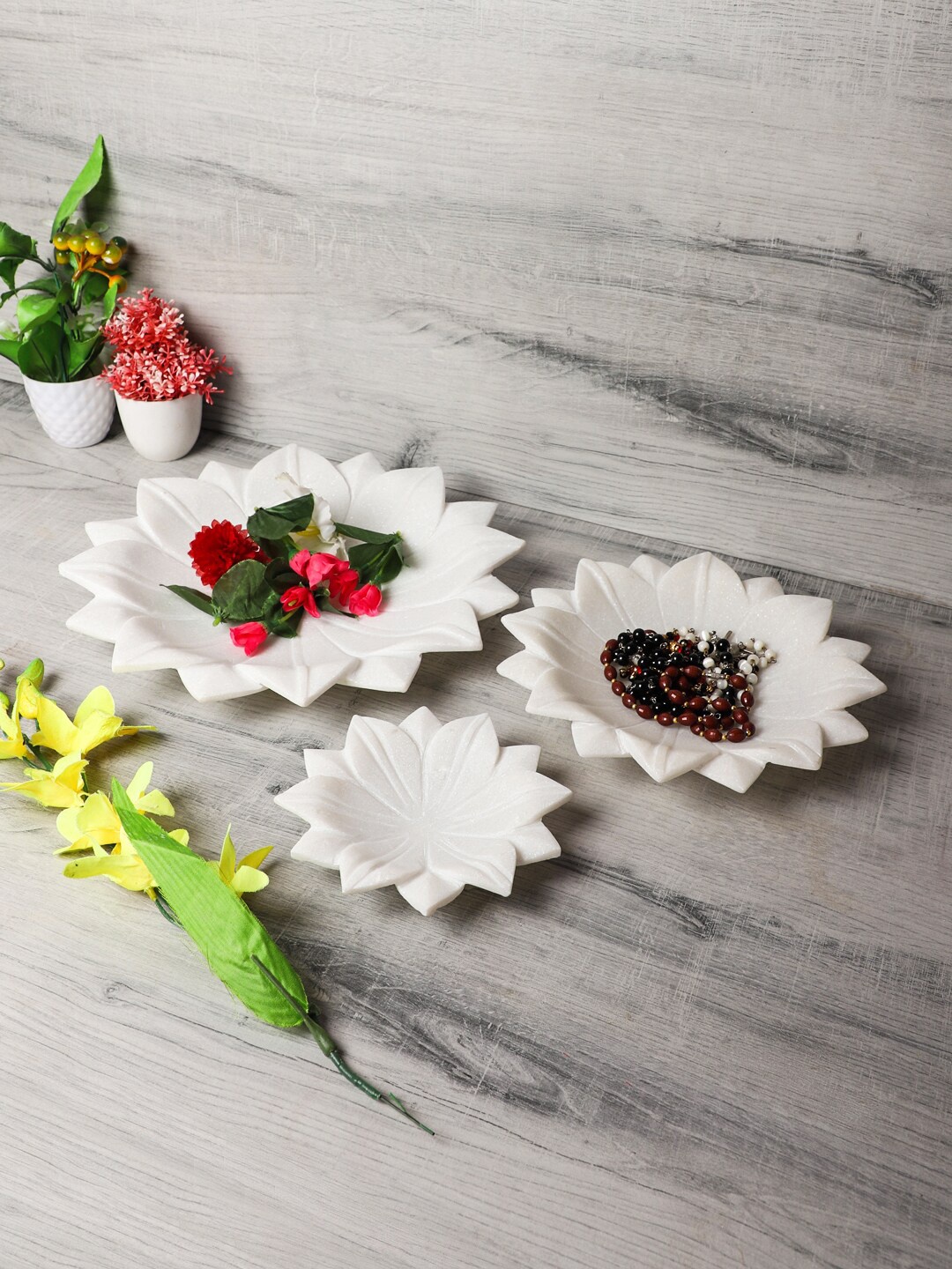

NikkisPride Set of 3 Marble Handcarved Lotus Uruli, White