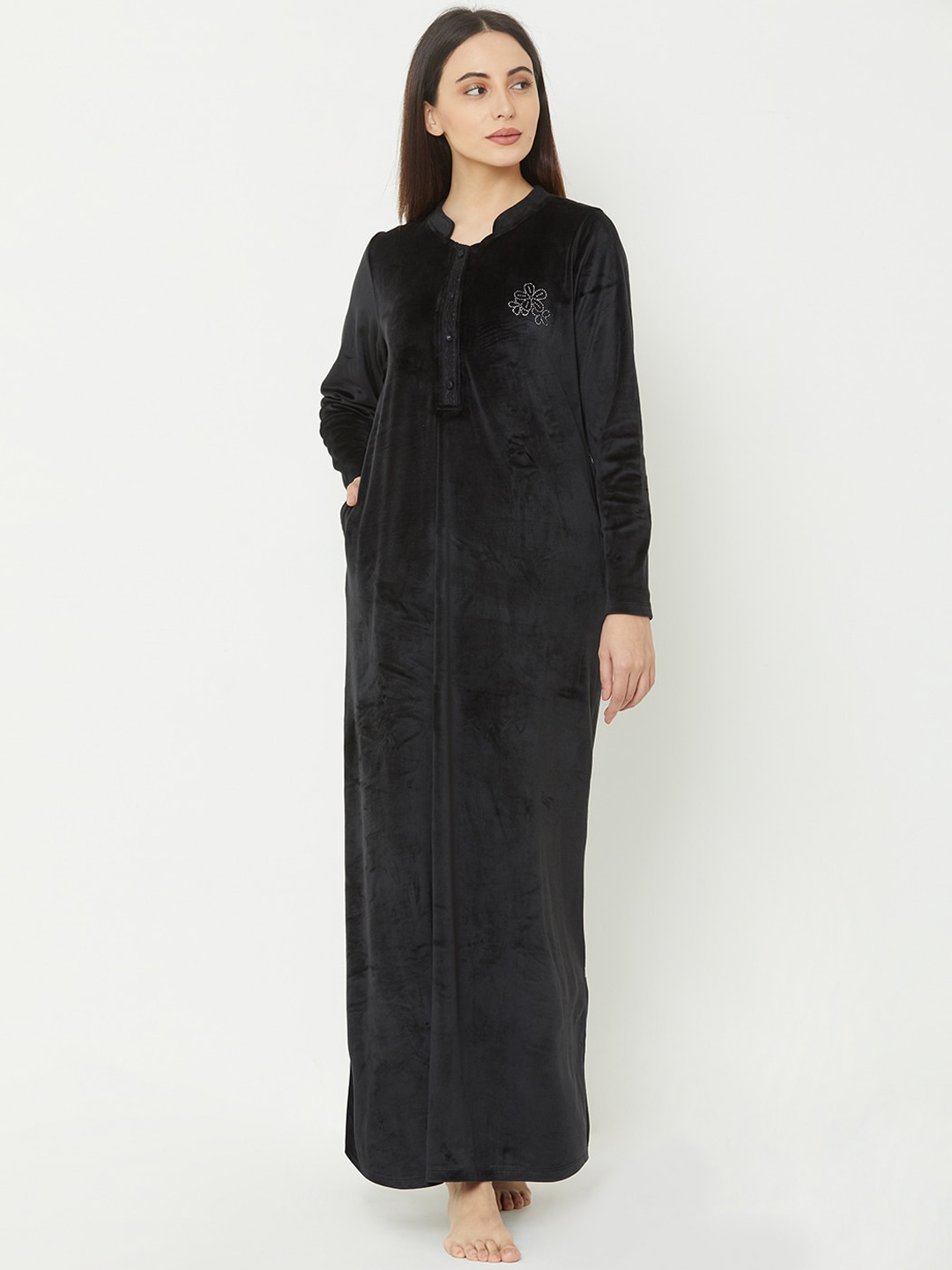 

Sweet Dreams Black Solid Nightdress 2490GT