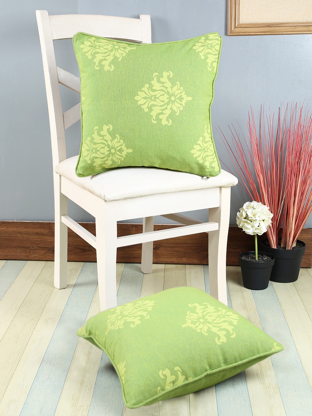 

Soumya Set of 2 Green Floral Square Cushion Covers