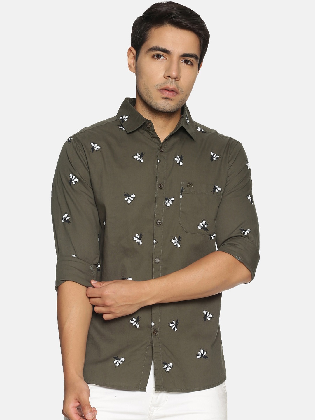 

Chennis Men Olive Green & Black Slim Fit Floral Printed Casual Shirt