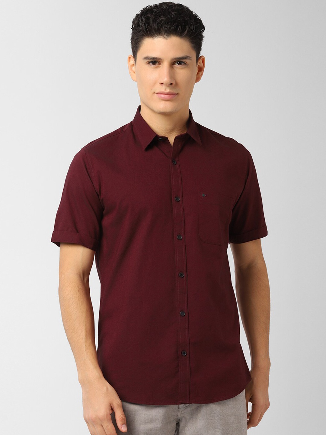 

Peter England Casuals Men Maroon Slim Fit Solid Casual Shirt