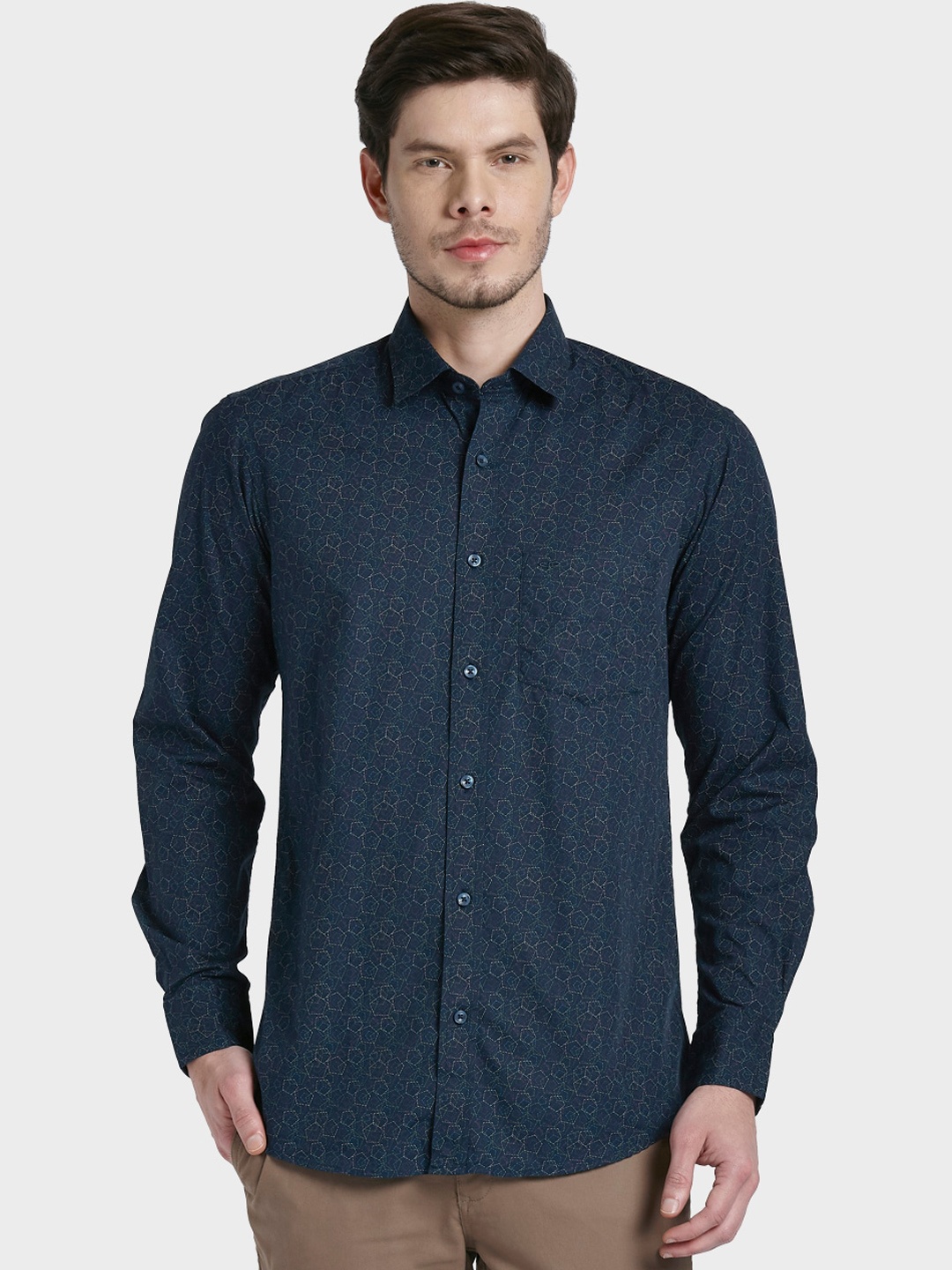 

ColorPlus Men Navy Blue & White Tailored Fit Printed Casual Shirt