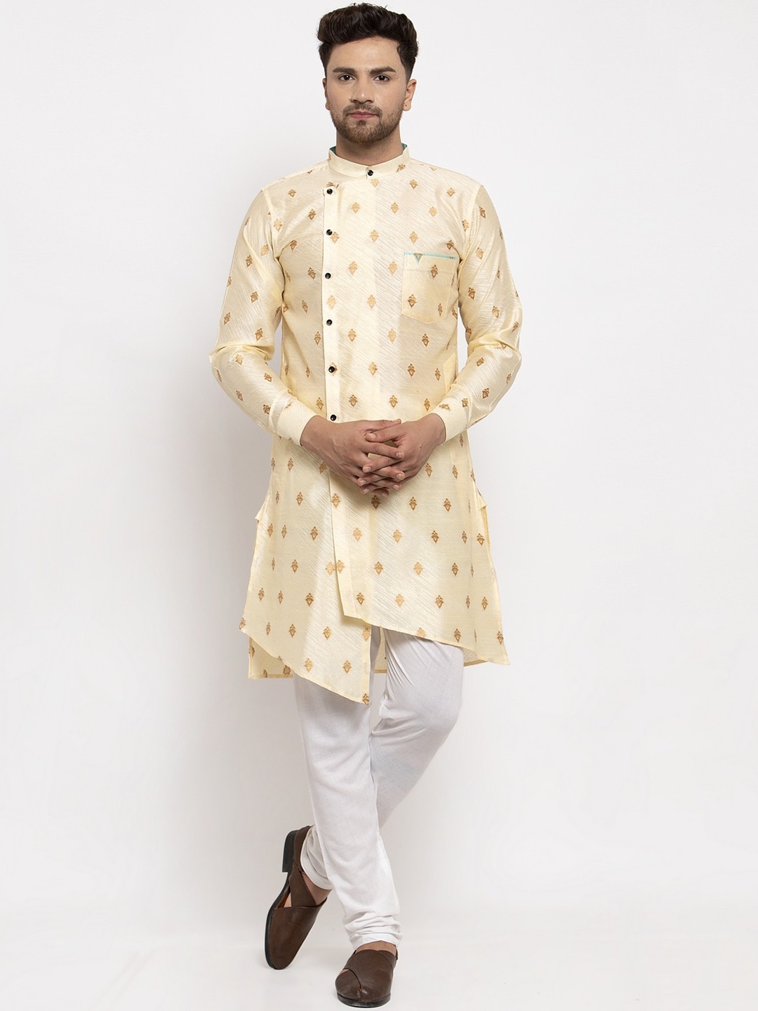 

KLOTTHE Men Beige & White Printed Kurta with Churidar