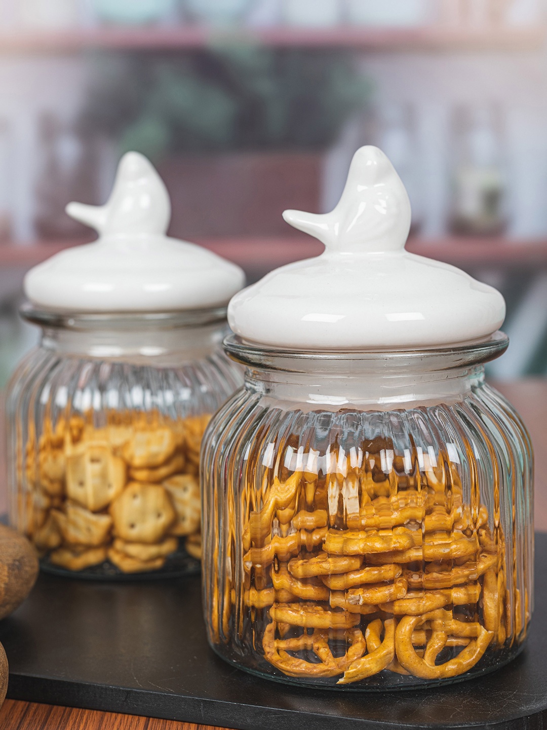 

WHITE GOLD Set Of 3 Transparent Solid Glass Food Storage Jars With Lid