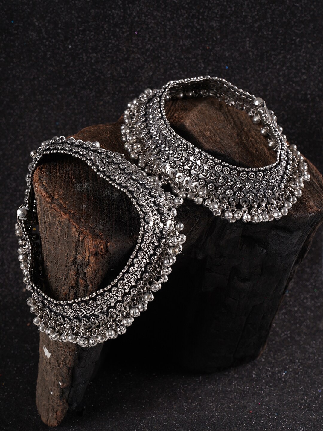 

Shoshaa Set of 2 Oxidised Silver-Plated Anklets