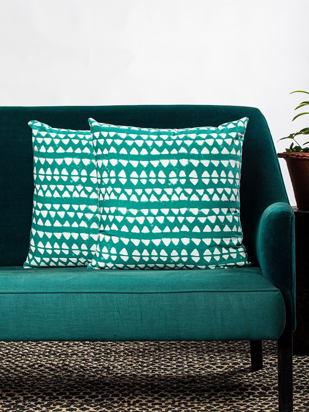 

Contrast Living Green & White Set of 2 Geometric Square Cushion Covers