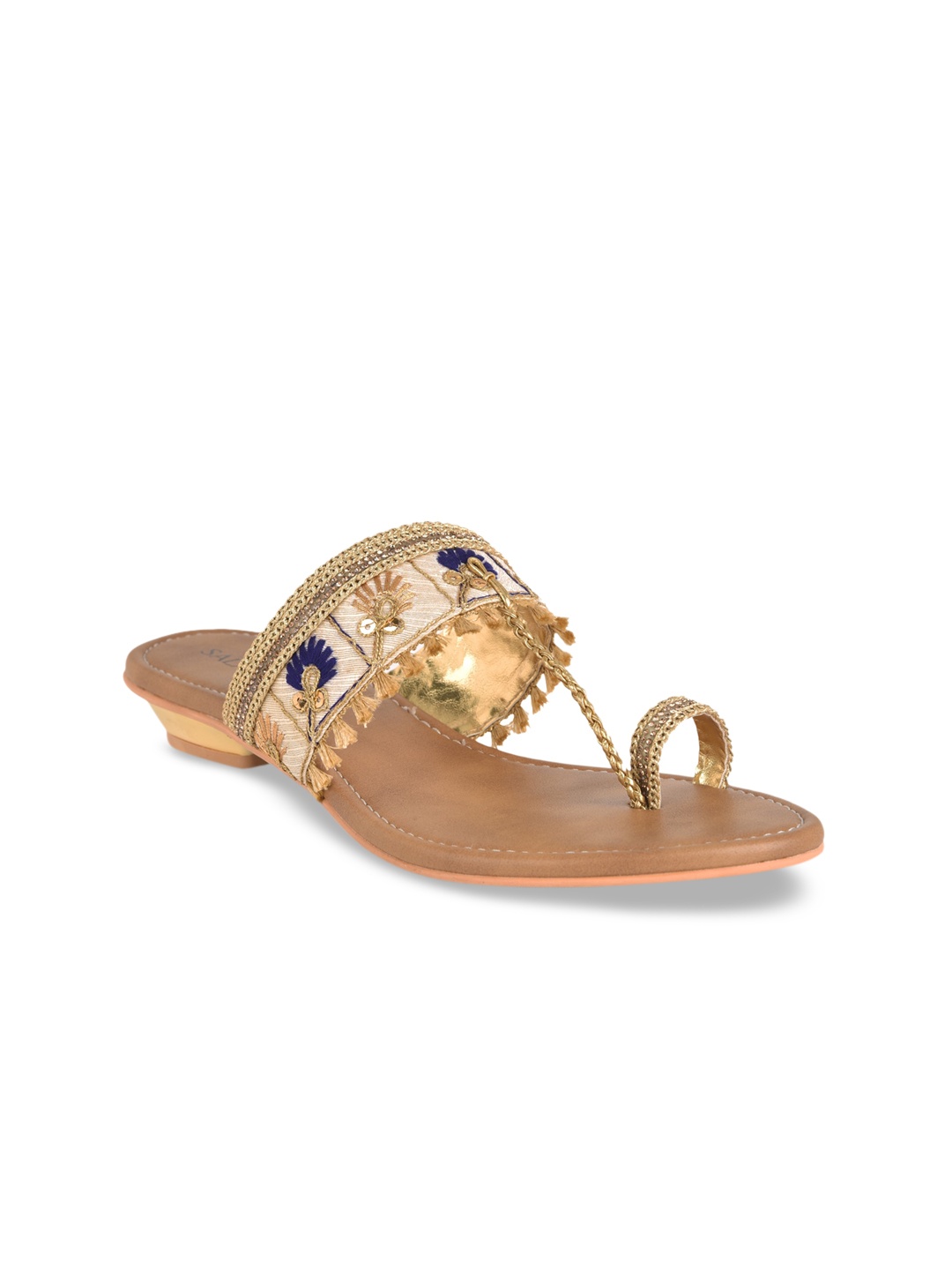 

SALARIO Women Beige & Gold-Toned Woven Design Heels