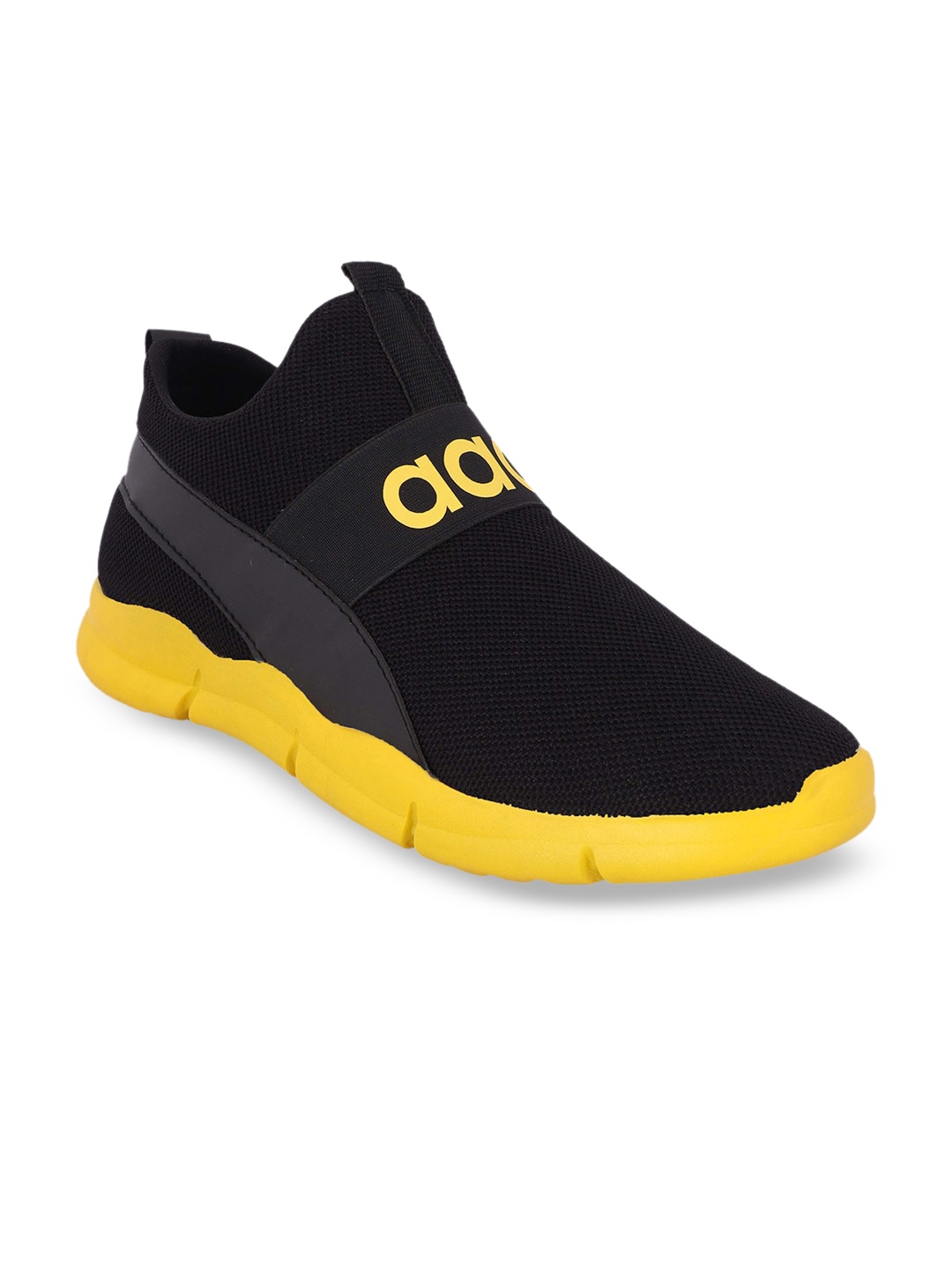 

aadi Men Black & Yellow Running Shoes