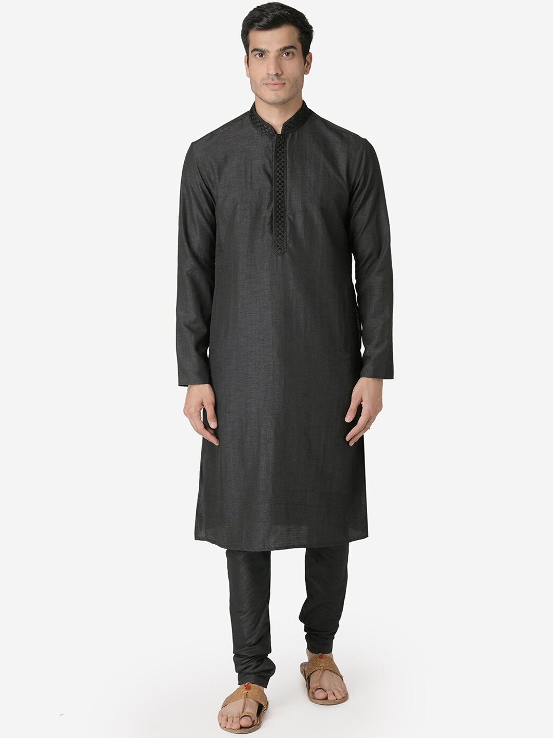 

Sanwara Men Black Solid Kurta with Churidar
