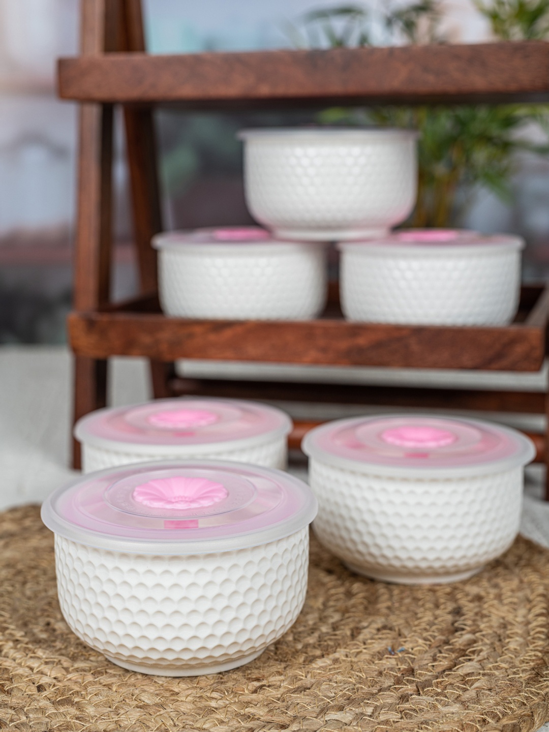 

White Gold 6 Pieces White & Pink Textured Porcelain Bowls With Airtight Lid