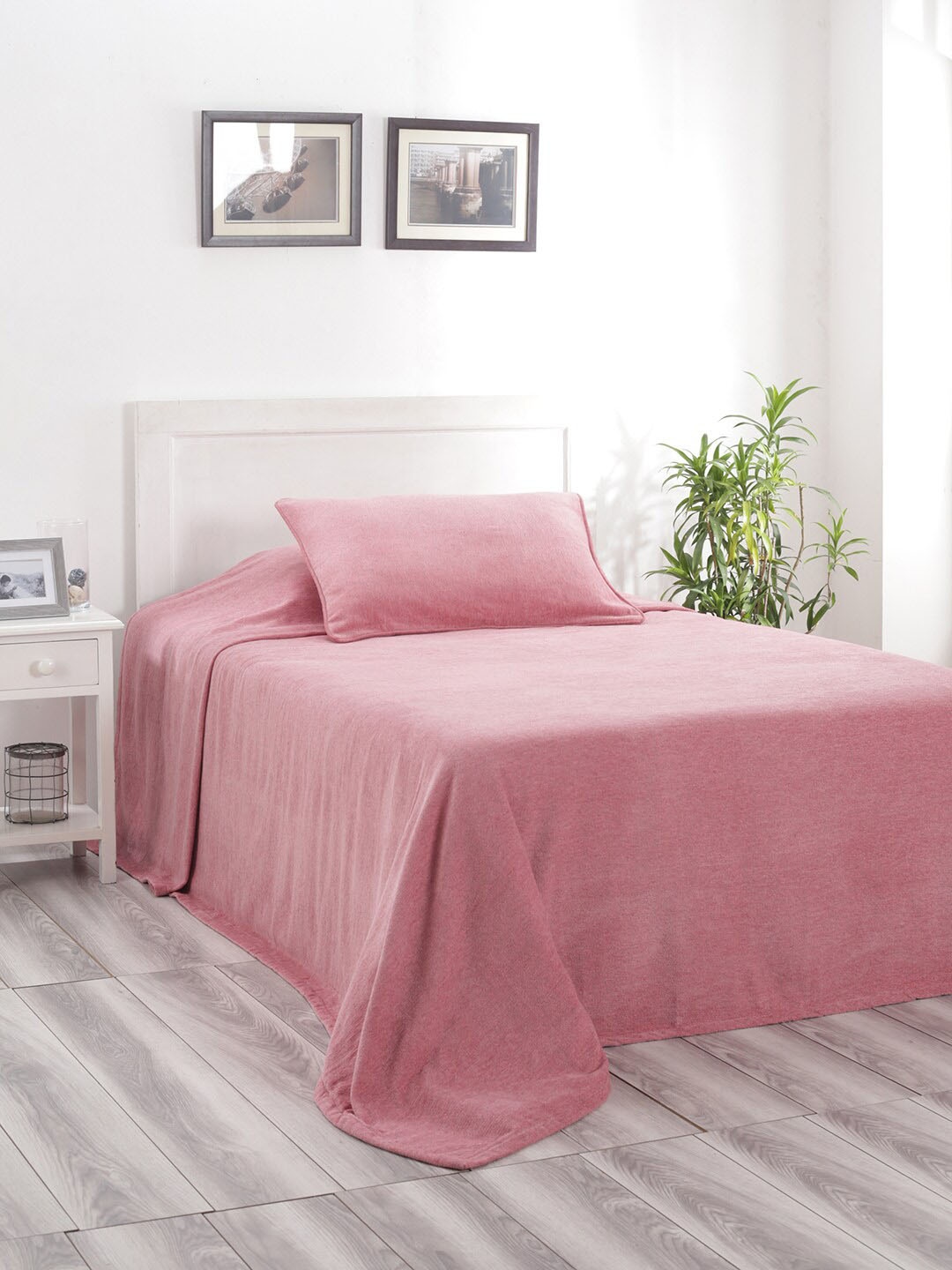 

MASPAR Pink Solid 310 GSM Charlotte Single Bed Cover