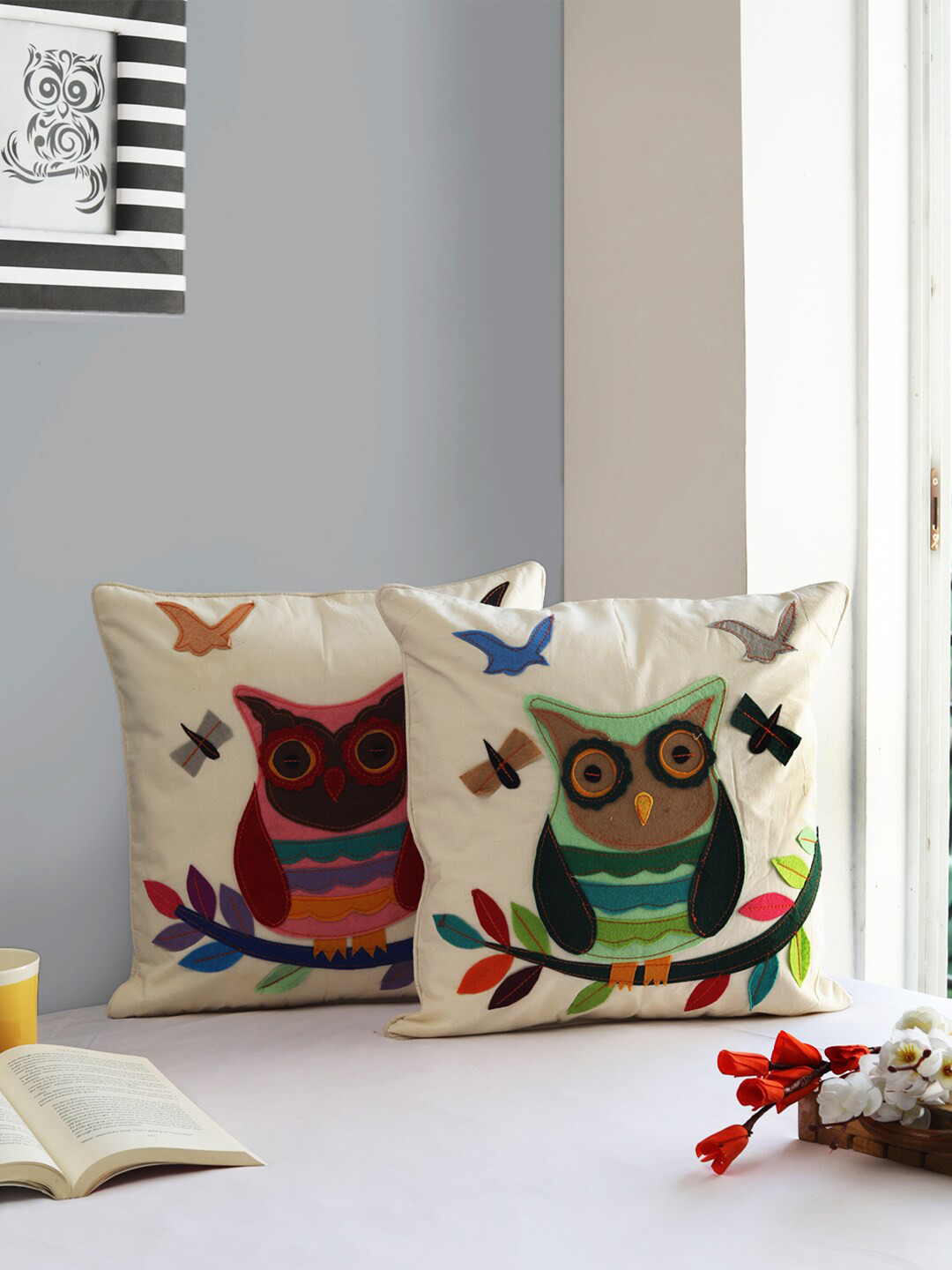 

VarEesha Off-White Set of 2 Applique Square Cushion Covers