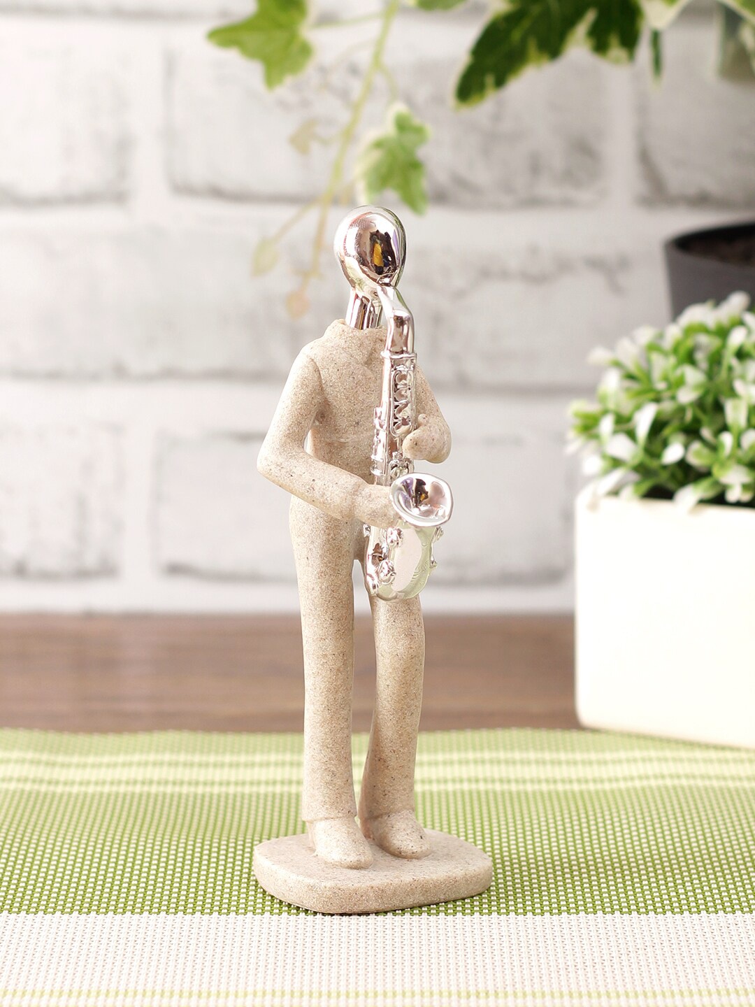 

TAYHAA Cream-Colored & Silver-Toned Stone Finish Musician Showpiece