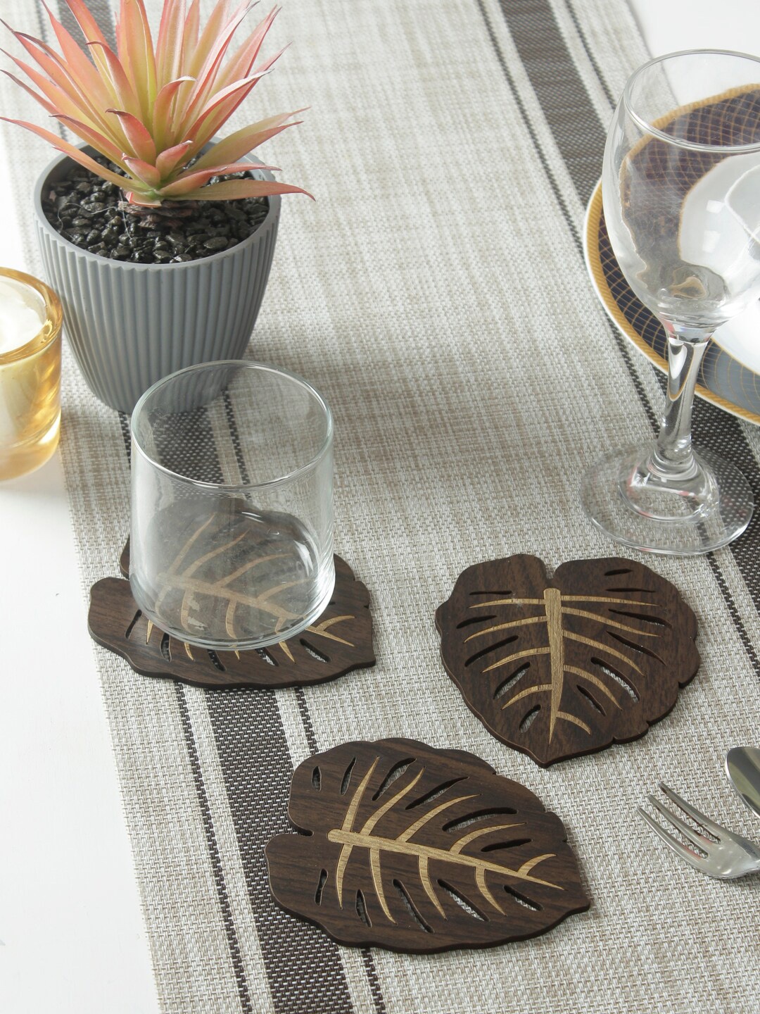 

eyda Set Of 6 Brown Leaf-Shaped Wooden Sustainable Coasters