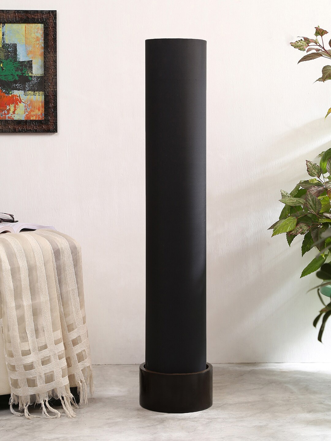 

Devansh Black Solid Traditional Column Lamp
