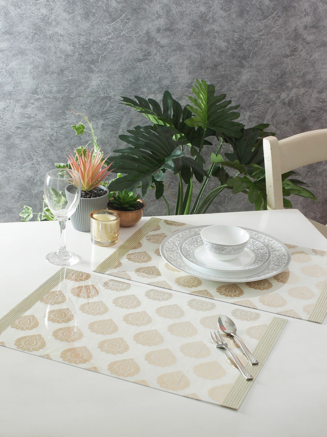 

eyda Set Of 6 Cream-Coloured & Gold-Toned Table Place Mats