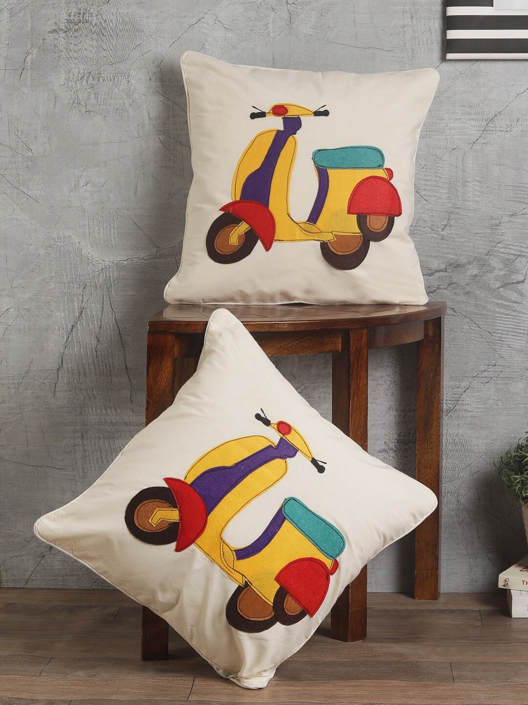 

VarEesha Off-White & Yellow Set of 2 Applique Square Cushion Covers