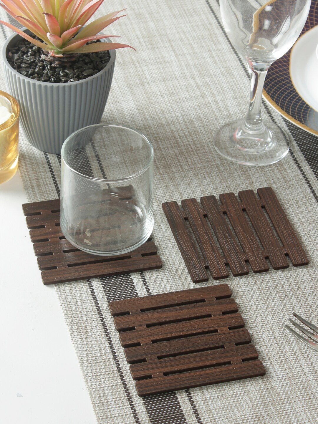 

eyda Set Of 6 Brown Textured Wooden Square Sustainable Coasters