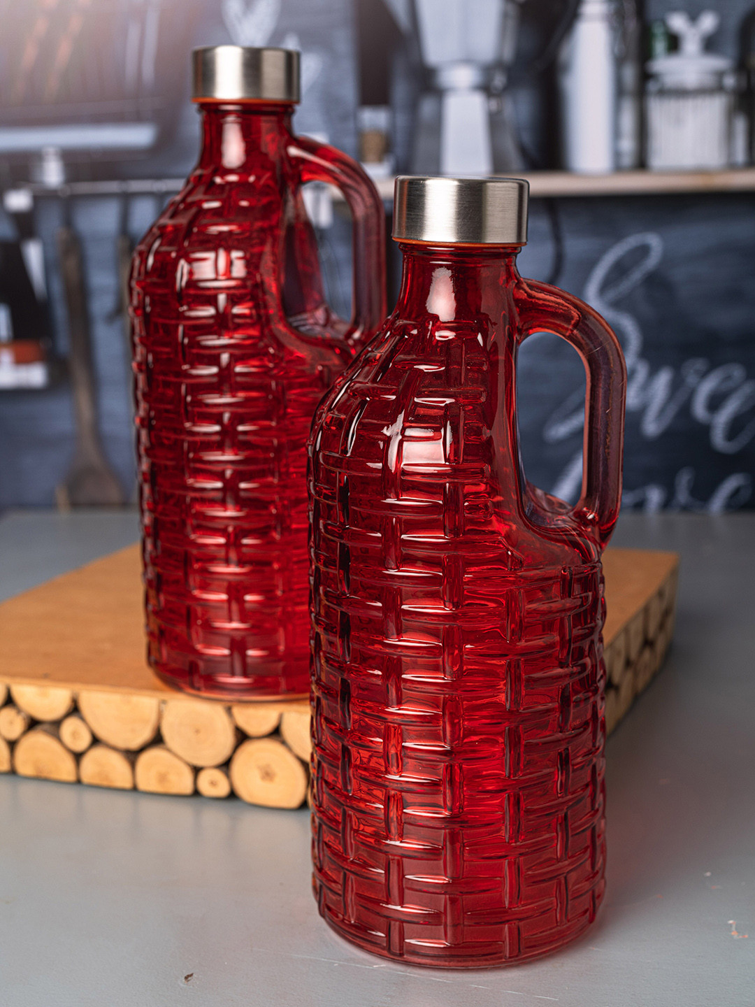 

White Gold Set Of 2 Red Textured BPA Free Airtight Glass Water Bottles