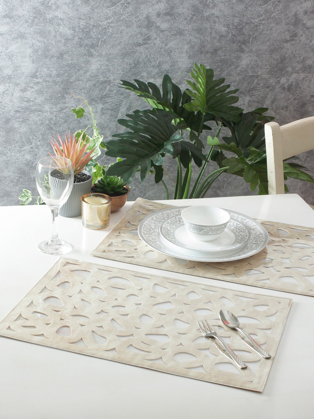 

eyda Set of 6 Beige Velvet Table Placemats