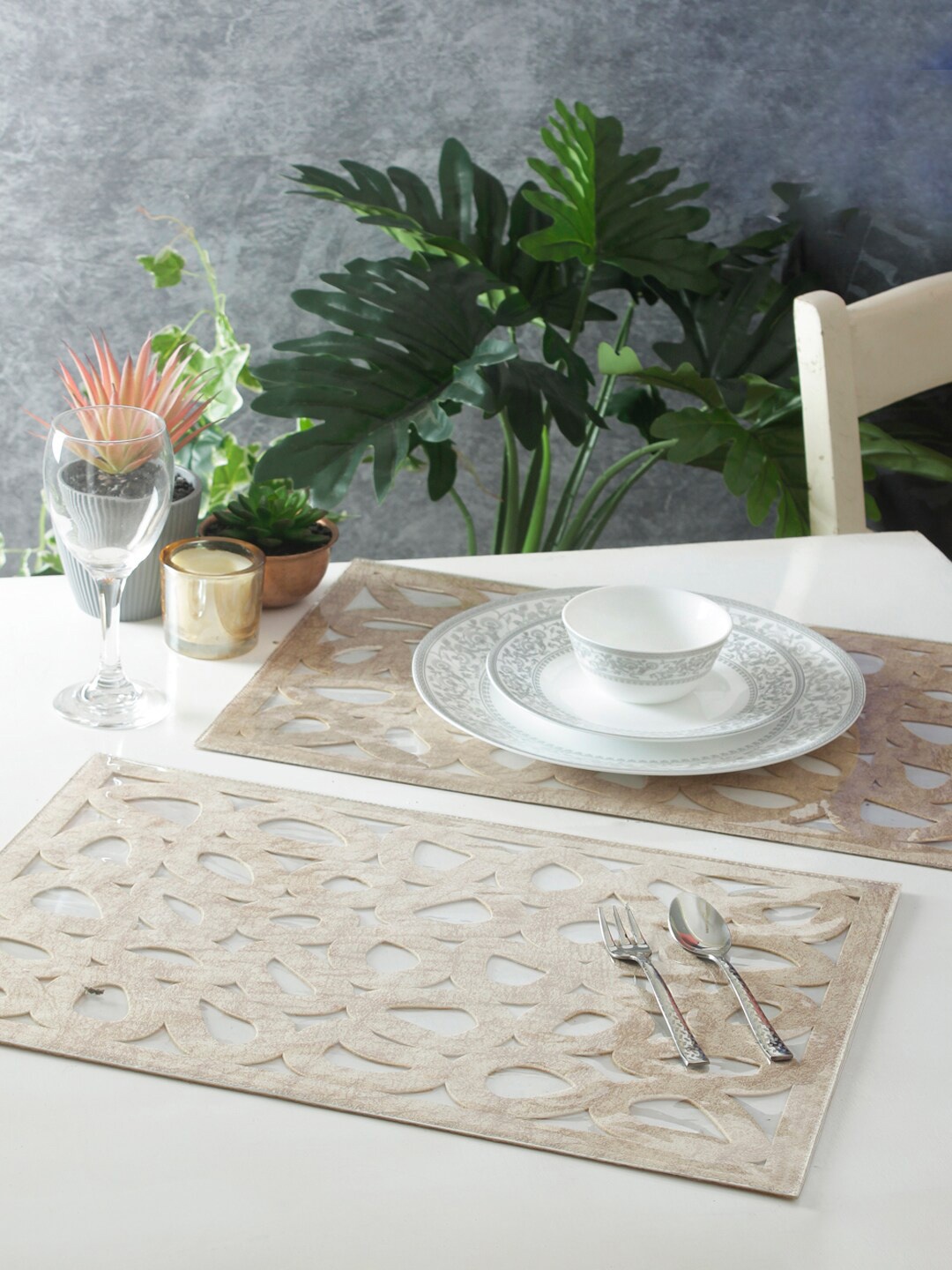 

eyda Set of 6 Khaki Sustainable Table Placemats