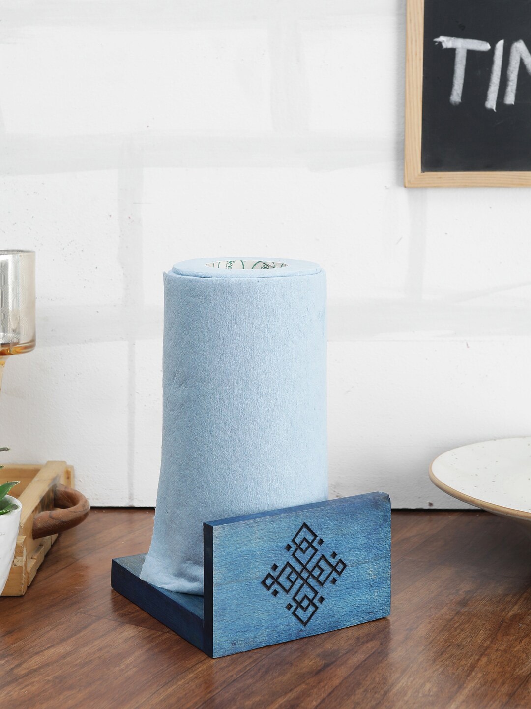

VarEesha Blue Printed Wooden Tissue Holder