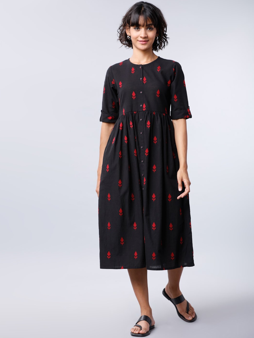 

Vishudh Women Black Printed Fit and Flare Dress