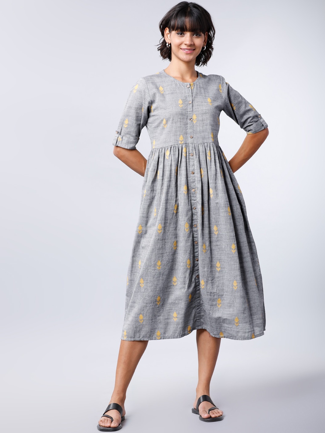 

Vishudh Women Grey Printed Fit and Flare Dress