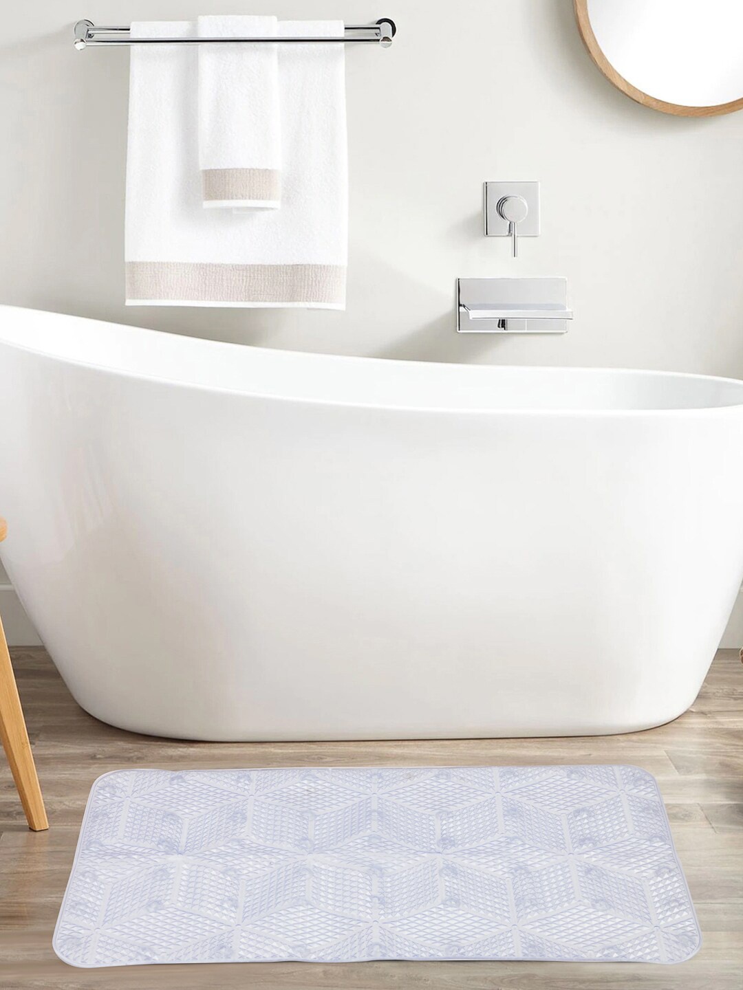 

Clasiko Transparent Textured Sustainable Bath Mat with Suction Cups