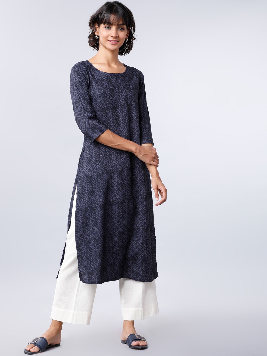 

Vishudh Women Navy Blue & Purple Printed Straight Kurta