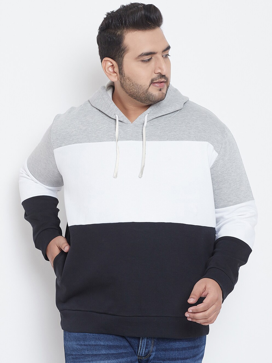 

Instafab Plus Men Grey Melange & White Colourblocked Hooded Sweatshirt